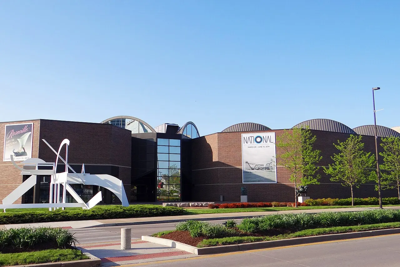 The south exterior of the Fort Wayne Museum of Art on East Main Street, photographed in 2014.